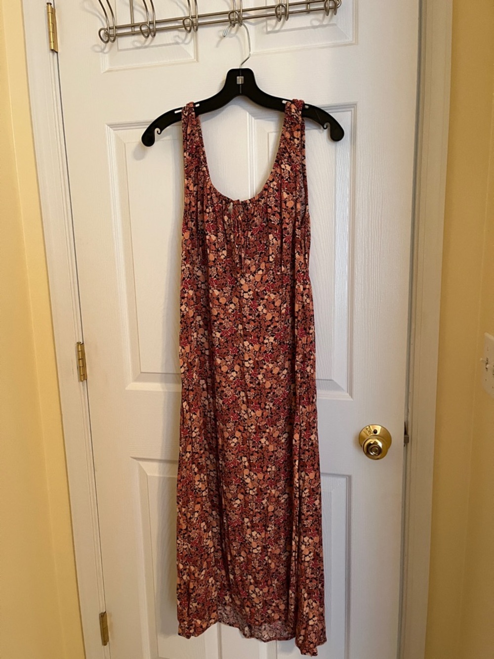 Old Navy Floral Scoop-Neck Maxi Dress in Burgundy Pink